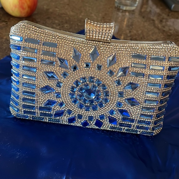 Sparkly Clutch - Picture 1 of 4
